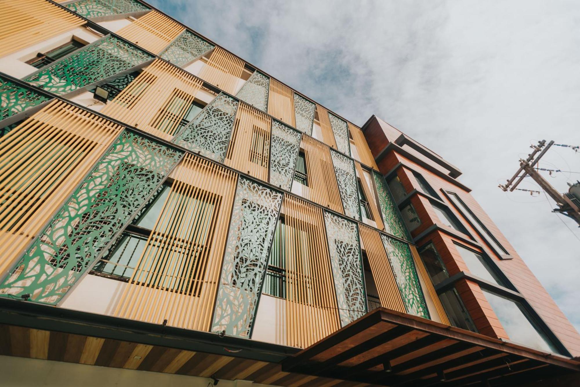 Surestay Plus Hotel By Best Western Ac Luxe Angeles City Екстериор снимка
