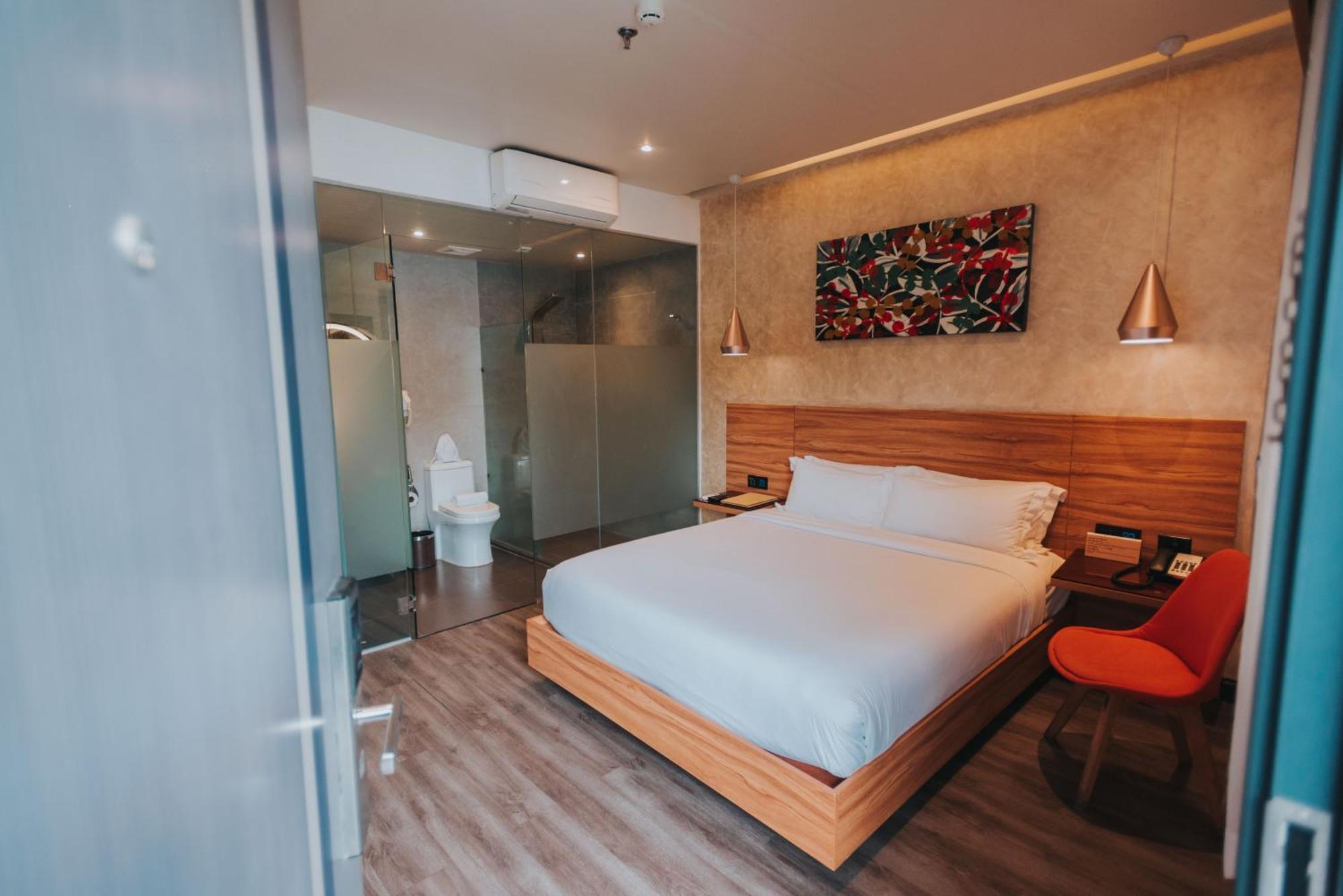 Surestay Plus Hotel By Best Western Ac Luxe Angeles City Екстериор снимка