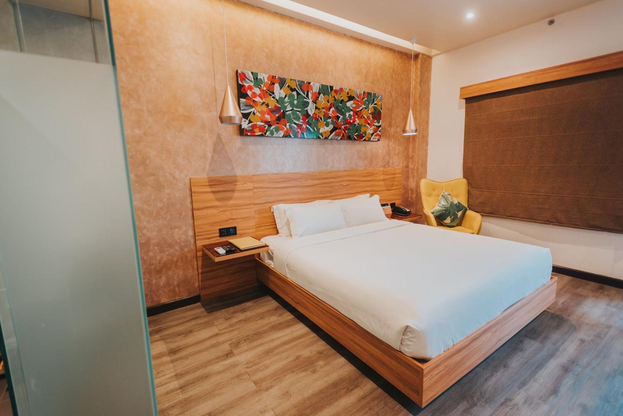 Surestay Plus Hotel By Best Western Ac Luxe Angeles City Екстериор снимка