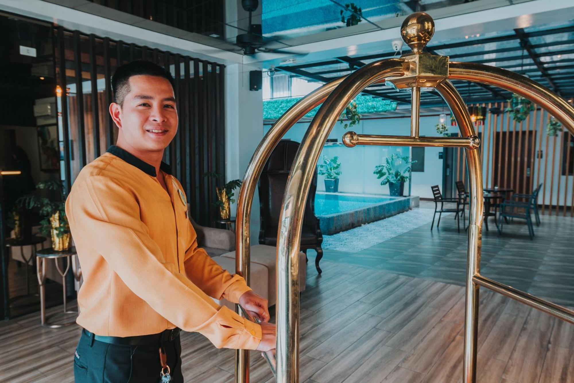 Surestay Plus Hotel By Best Western Ac Luxe Angeles City Екстериор снимка