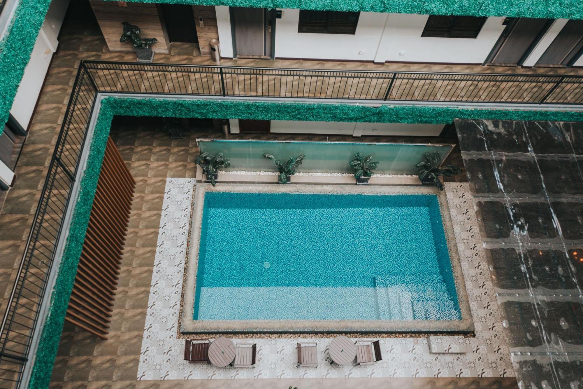 Surestay Plus Hotel By Best Western Ac Luxe Angeles City Екстериор снимка