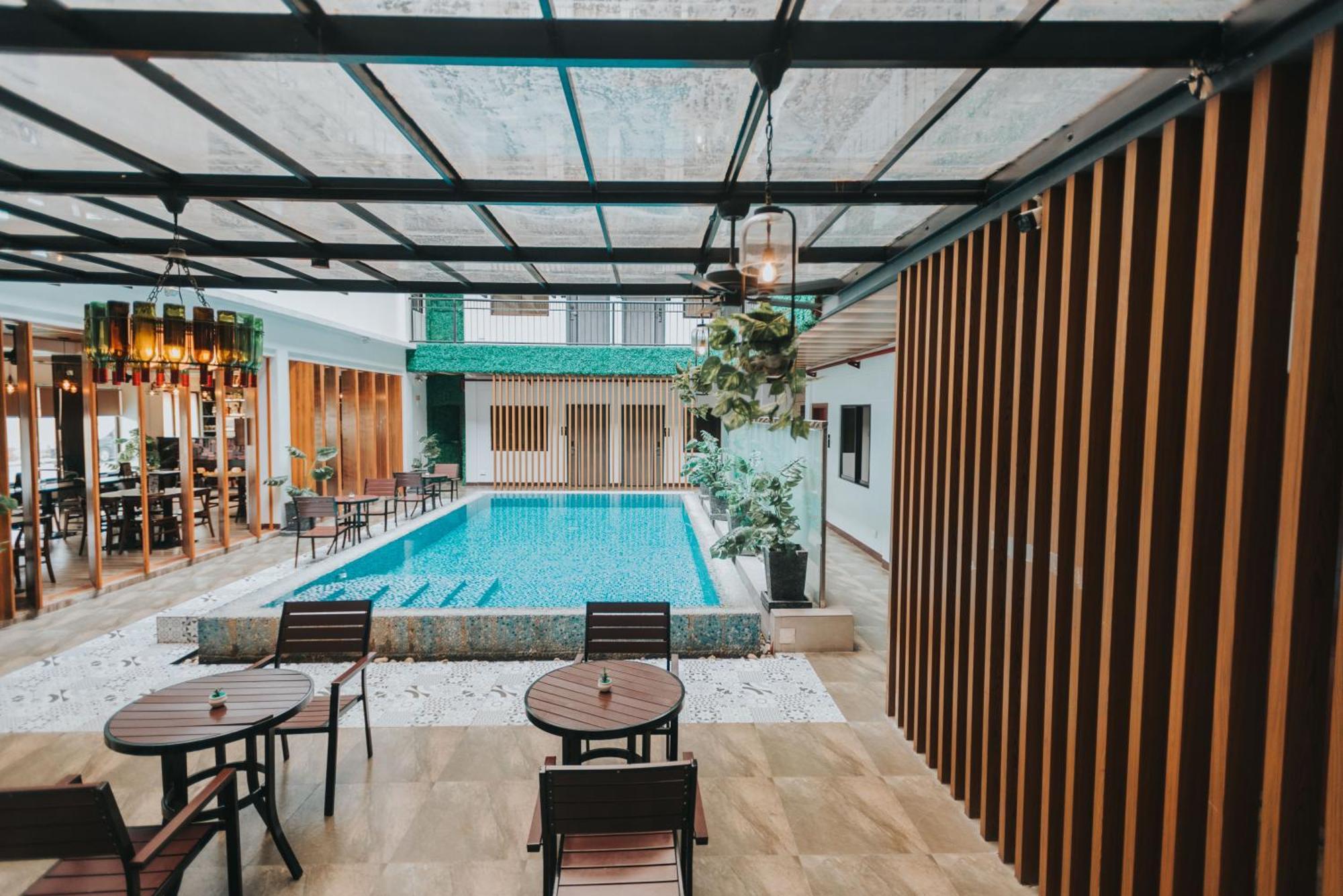 Surestay Plus Hotel By Best Western Ac Luxe Angeles City Екстериор снимка